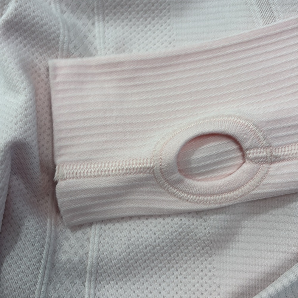 Brand new Lululemon swiftly, pale pink size 4 no tags - Picture 5 of 7